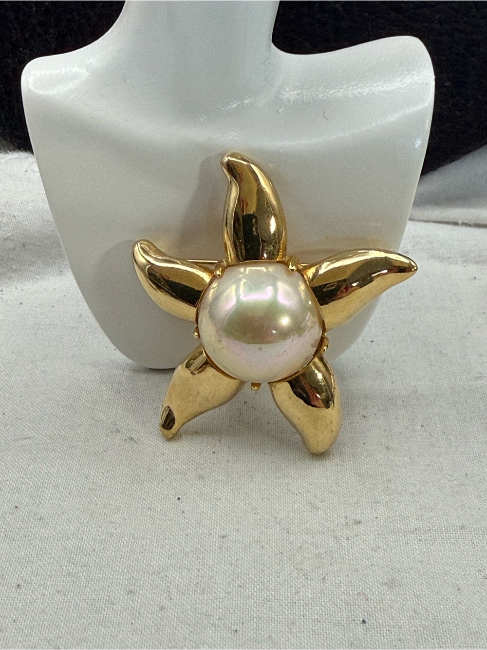 Star Fish Pin Iridescent Faux Pearl Gold Tone Costume Fashion Jewelry Brooch